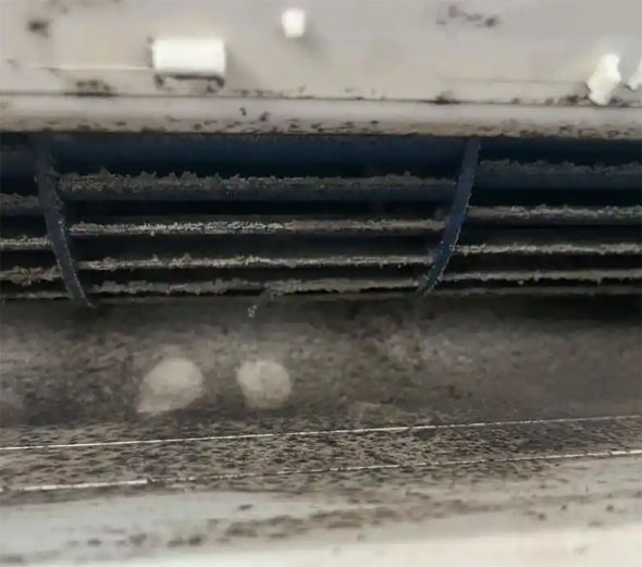 普兰店空调吹的风有股烧焦味是怎么回事